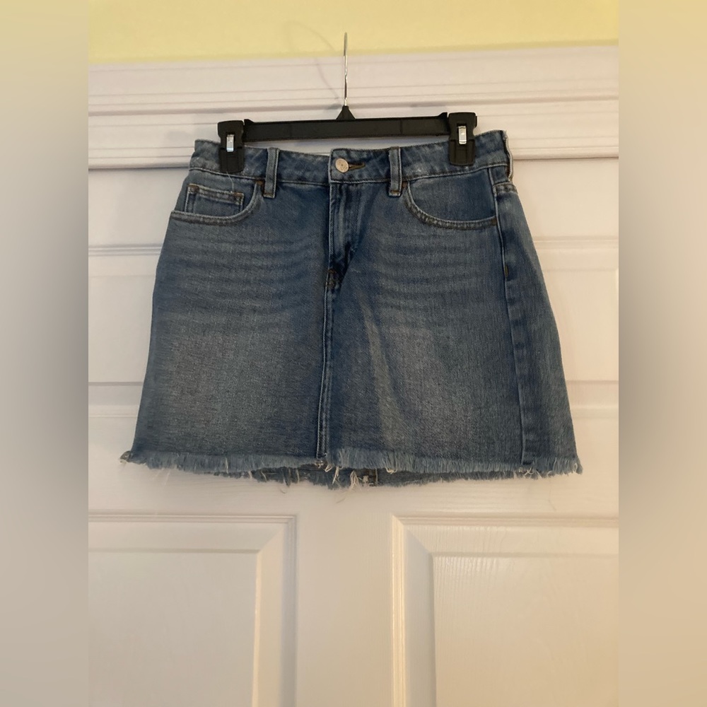 Dark wash PacSun denim mini skirt!